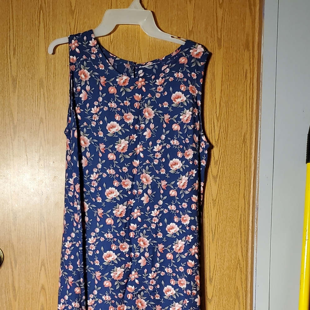 Source Unknown Pink and White Sleeveless Maxi Sundress